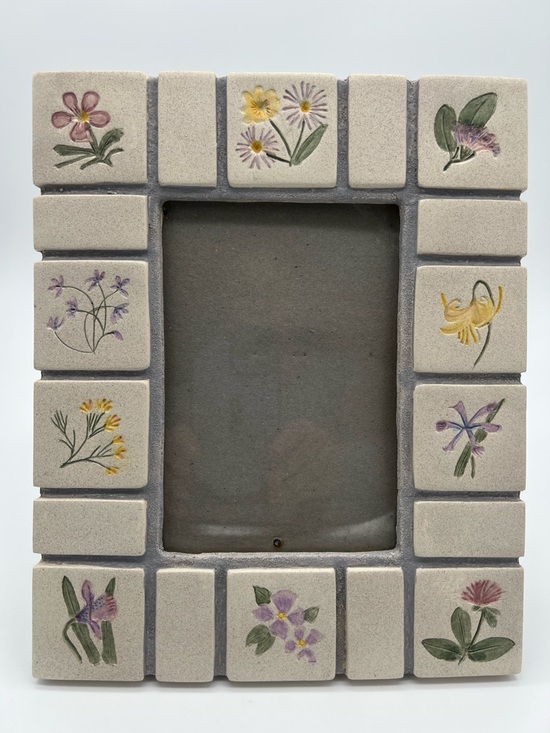Malden Other - Vintage Malden Hand-Painted Floral Garden Tile 4x6 Photo Frame 1996